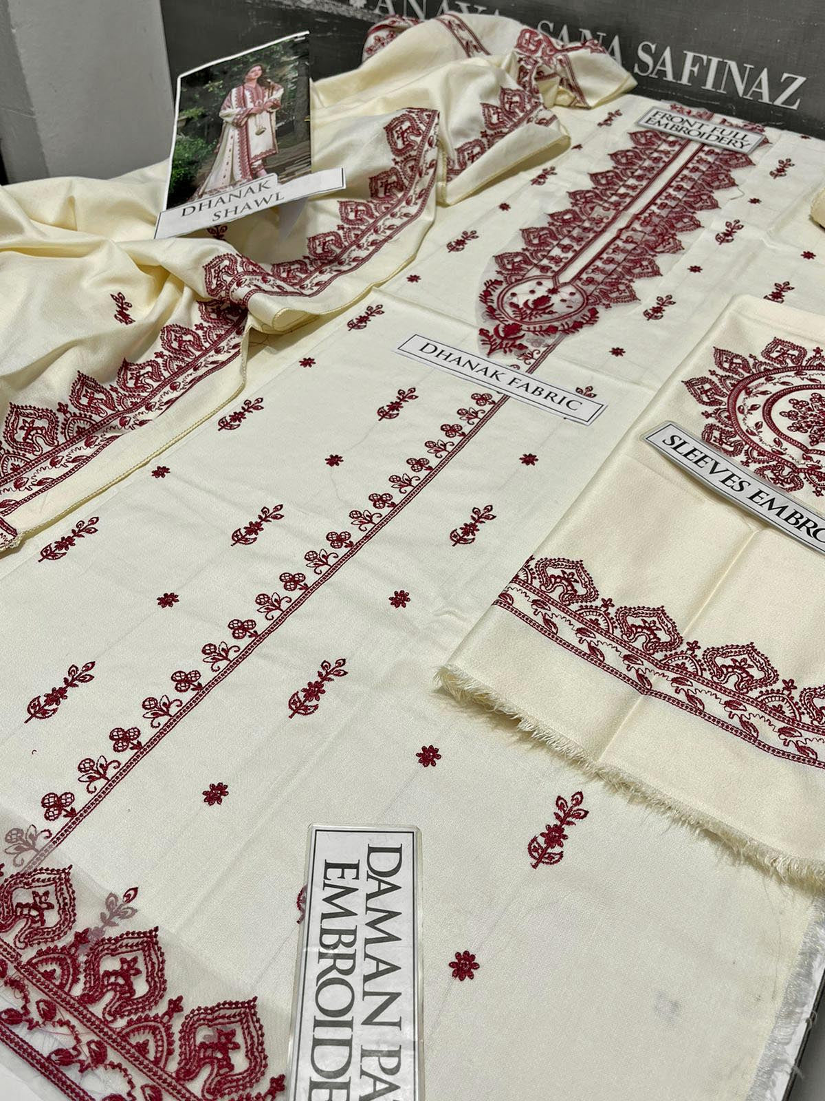 SS-118 Aneelas Embroidery 3PC Dhanak Suit