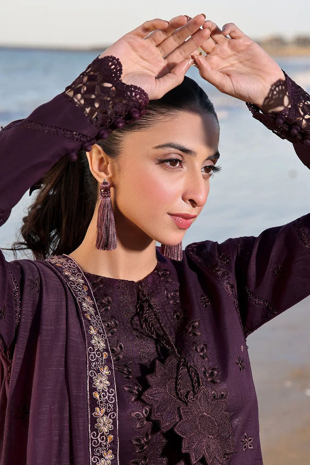 SS-101 Izel Heavy Embroidery 3PC Dhanak Suit