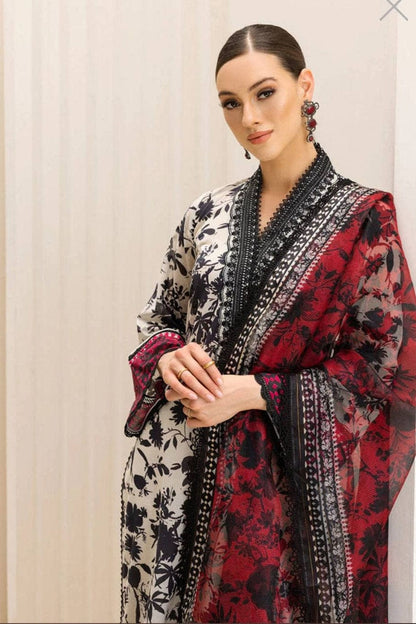 SS-110 Zainab Chottani Embroidery 3PC Karandi Suit