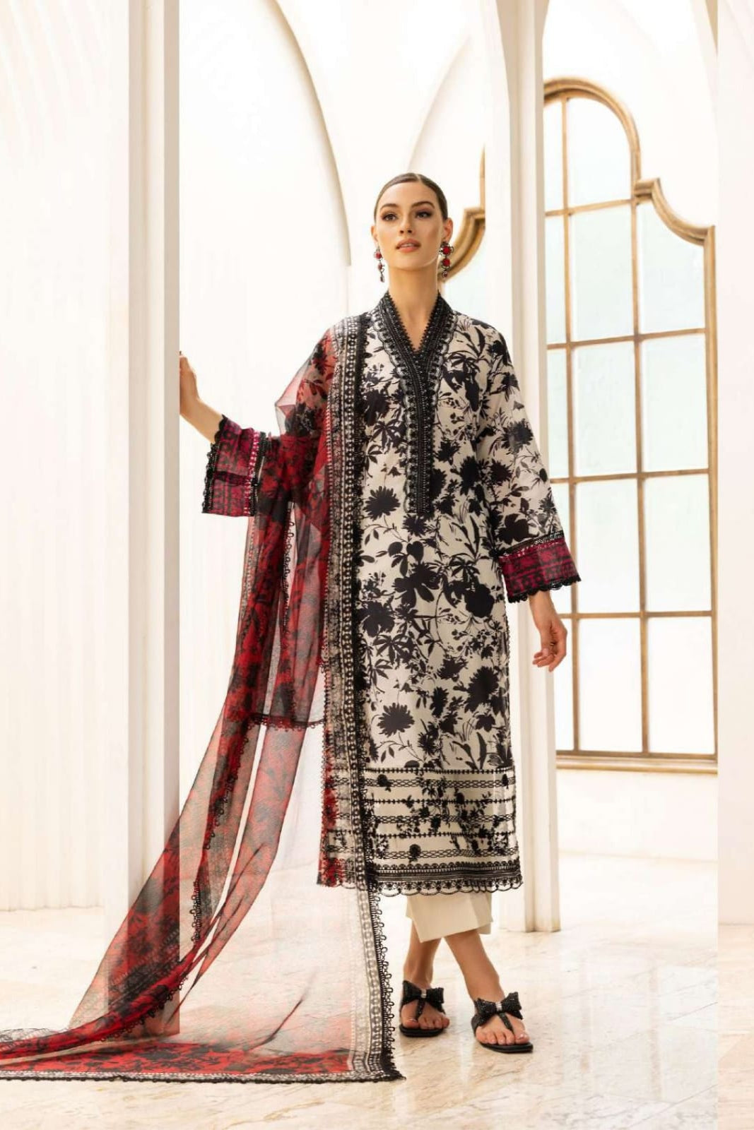 SS-110 Zainab Chottani Embroidery 3PC Karandi Suit