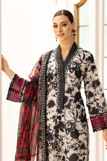 SS-110 Zainab Chottani Embroidery 3PC Karandi Suit