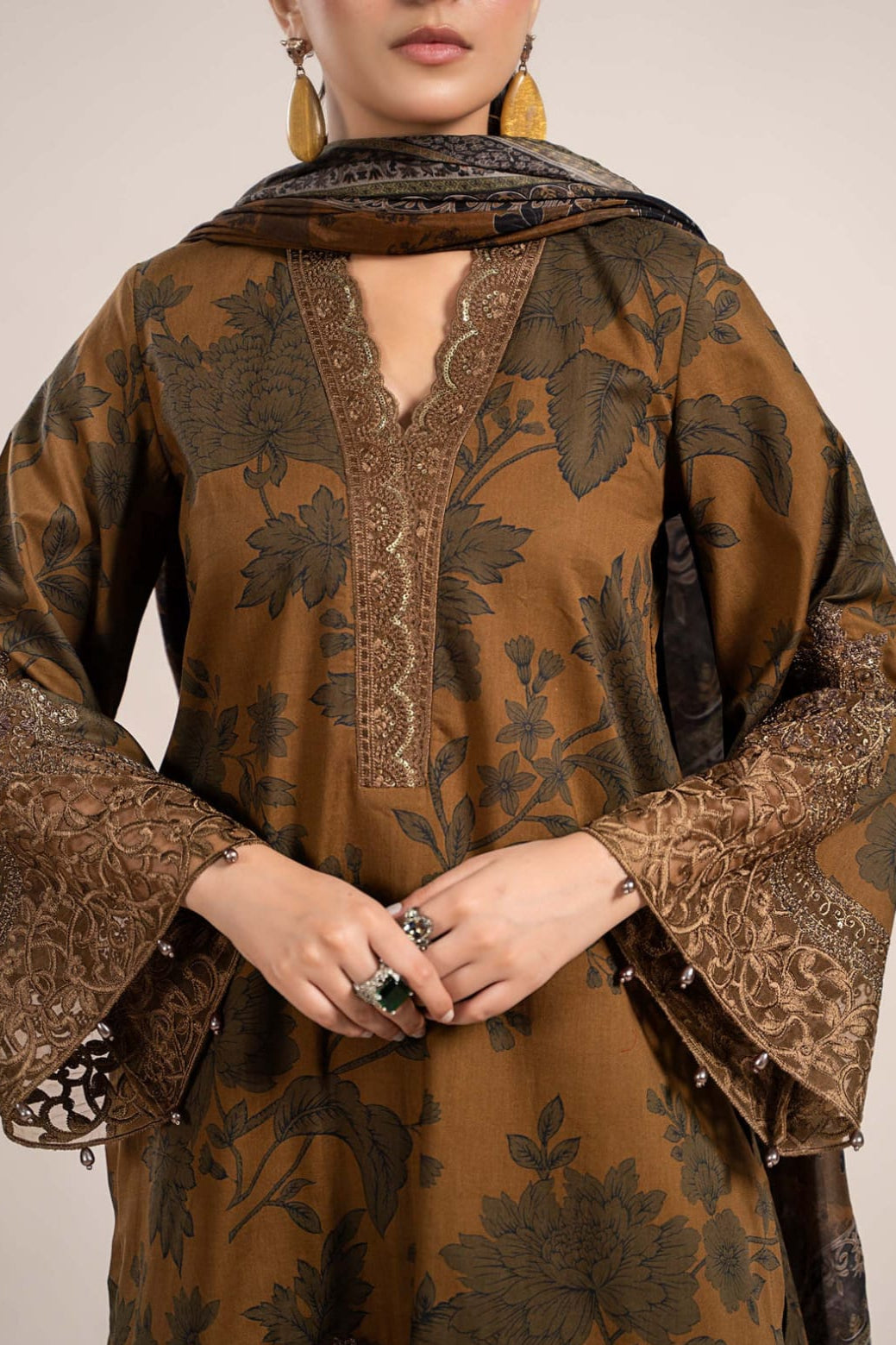 SS-121 Maria B Embroidery 3PC Dhanak Suit