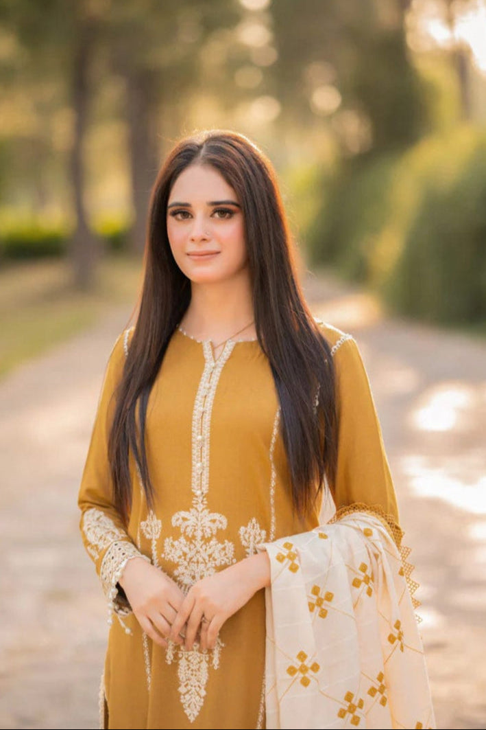 SS-112 Maria B Embroidery 3PC Dhanak Suit