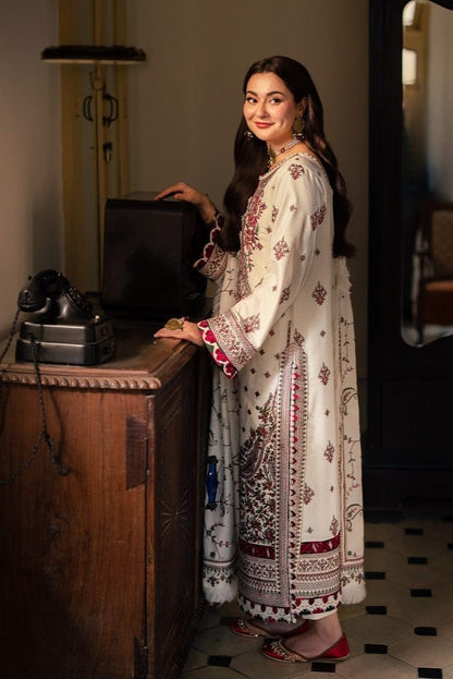 SS-126 Asim Jofa Heavy Embroidery 3PC Dhanak Suit
