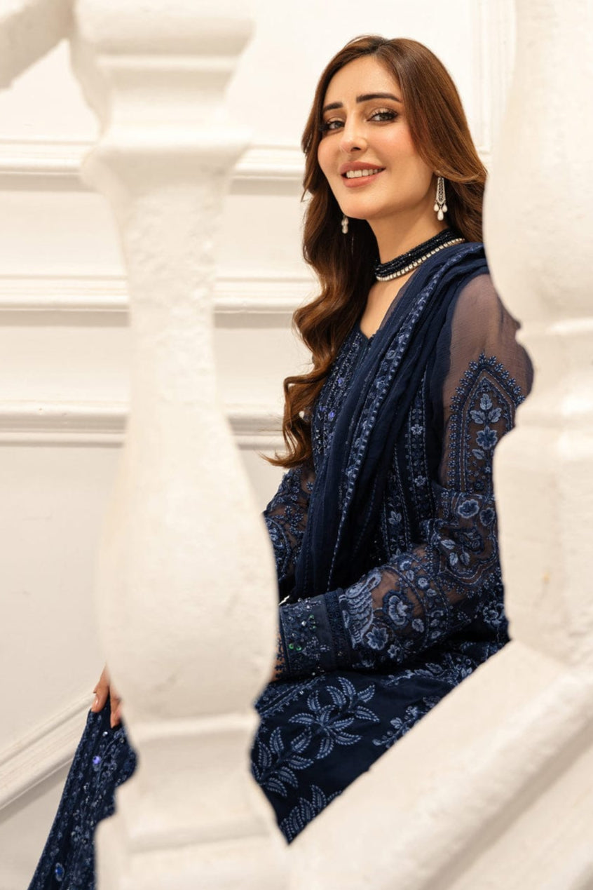 SS-124 Asim Jofa Heavy Embroidery 3PC Dhanak Suit